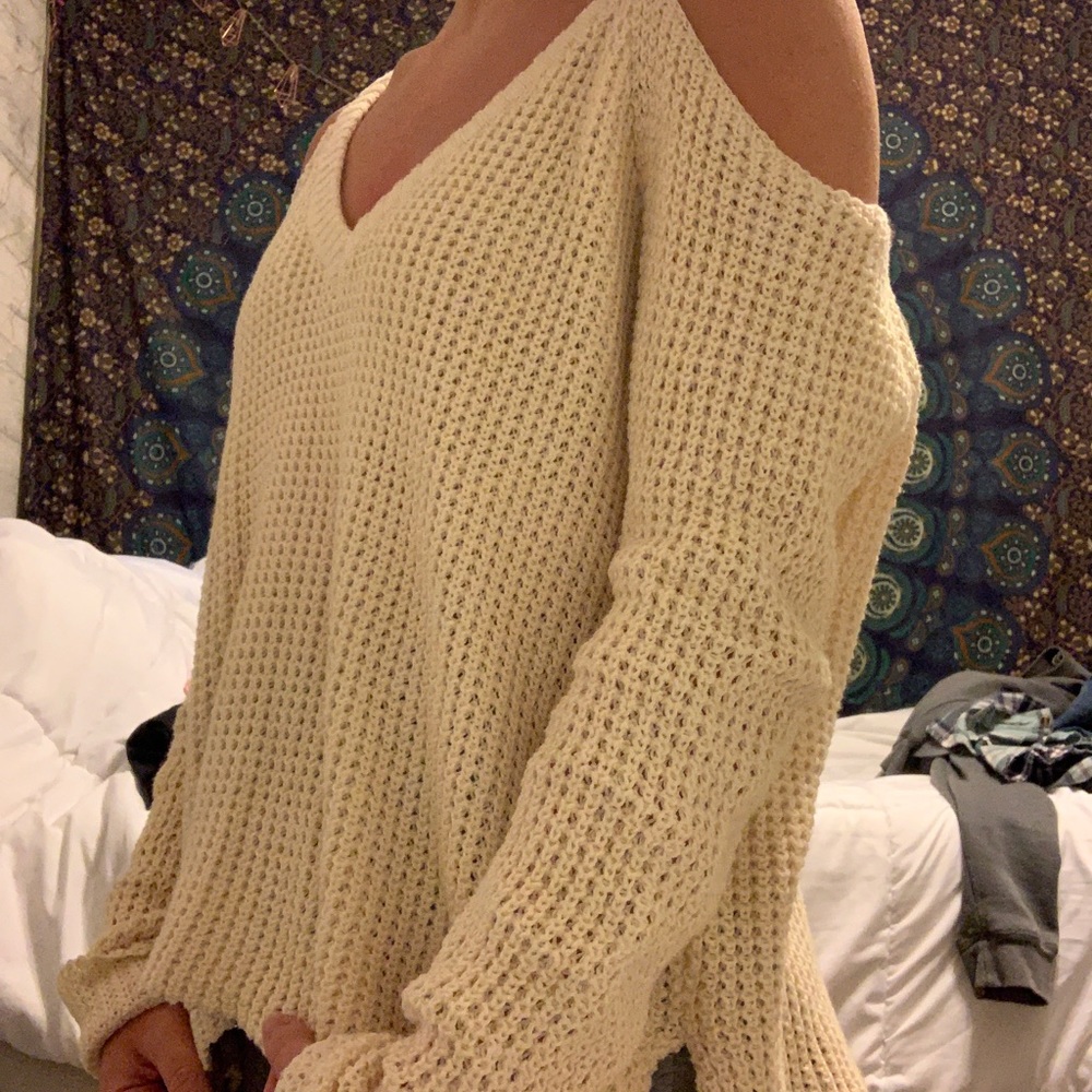 New sweater with shoulder cutouts